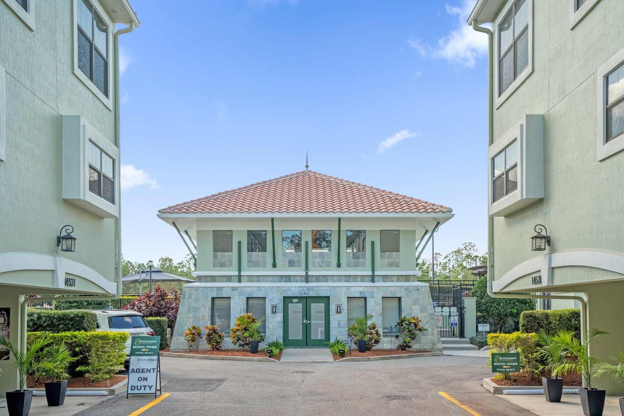 Magical Winter Memories Recent Renovated Townhome Orlando Exterior photo